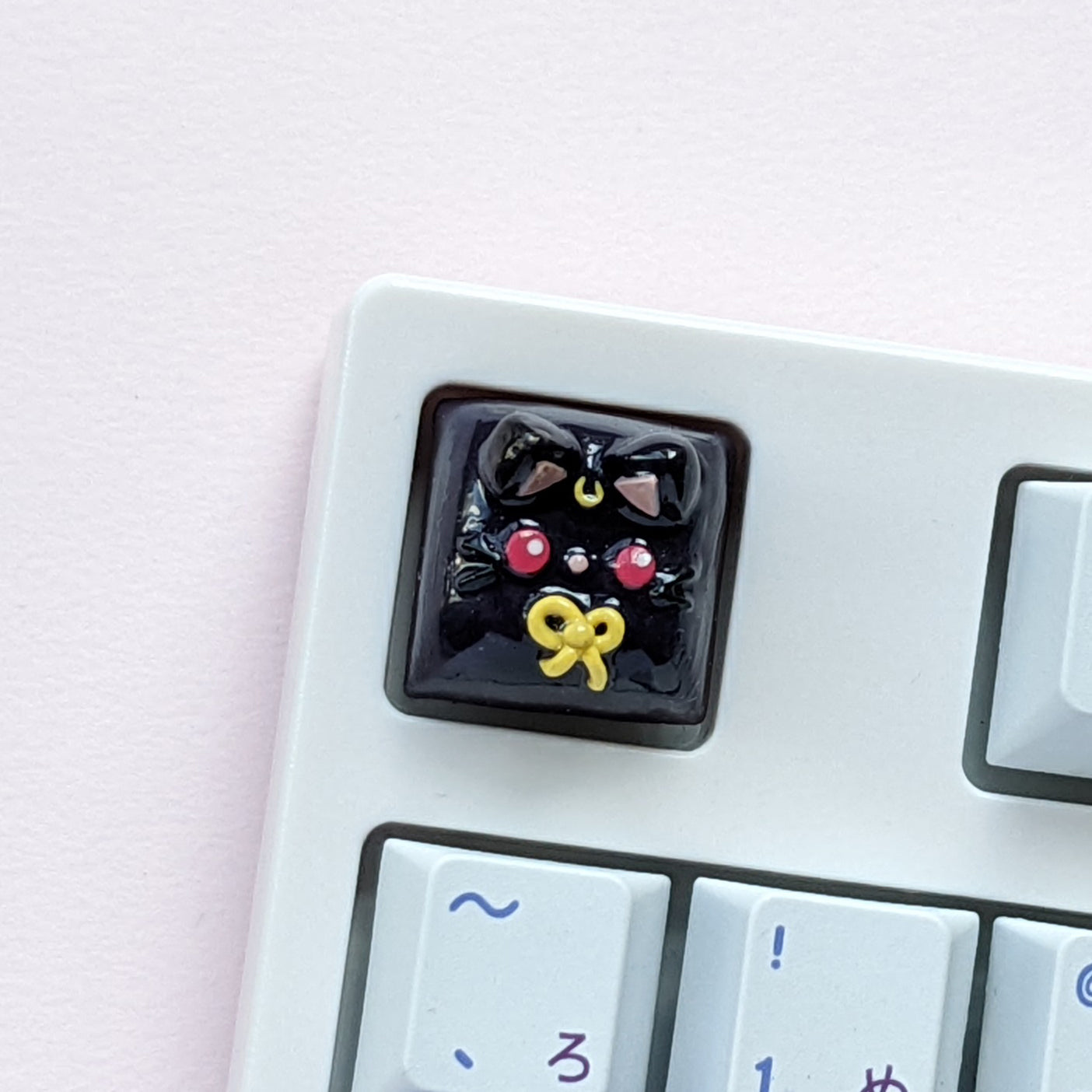 luna in love artisan keycap