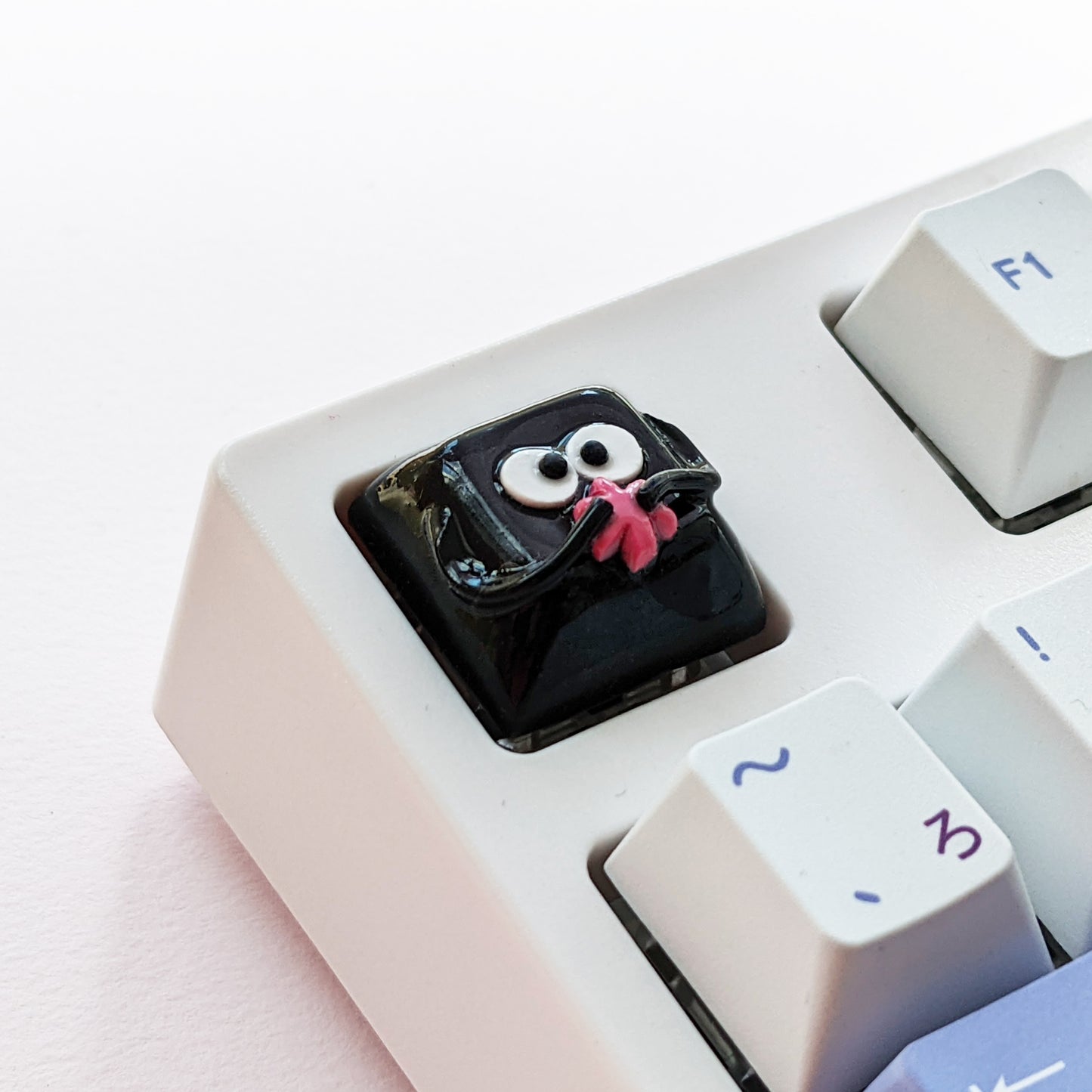 susuwatari soot sprite artisan keycap