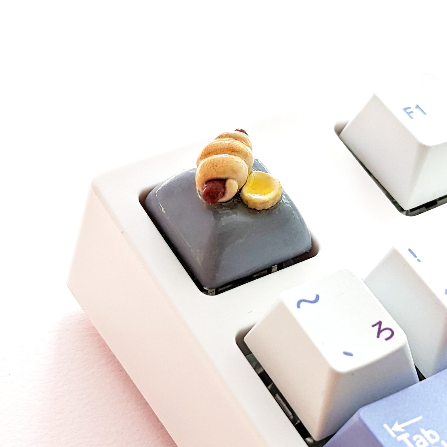 hk hot dog bao and egg tart artisan keycap